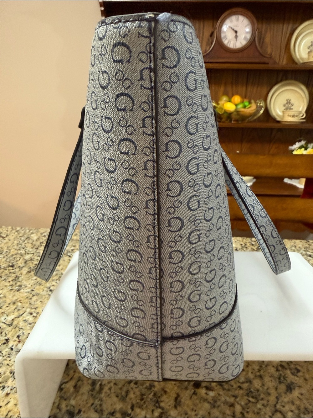 GUESS Light Gray Tote with Black Logo and Gold Hardware @ Wallet - Picture 4 of 9
